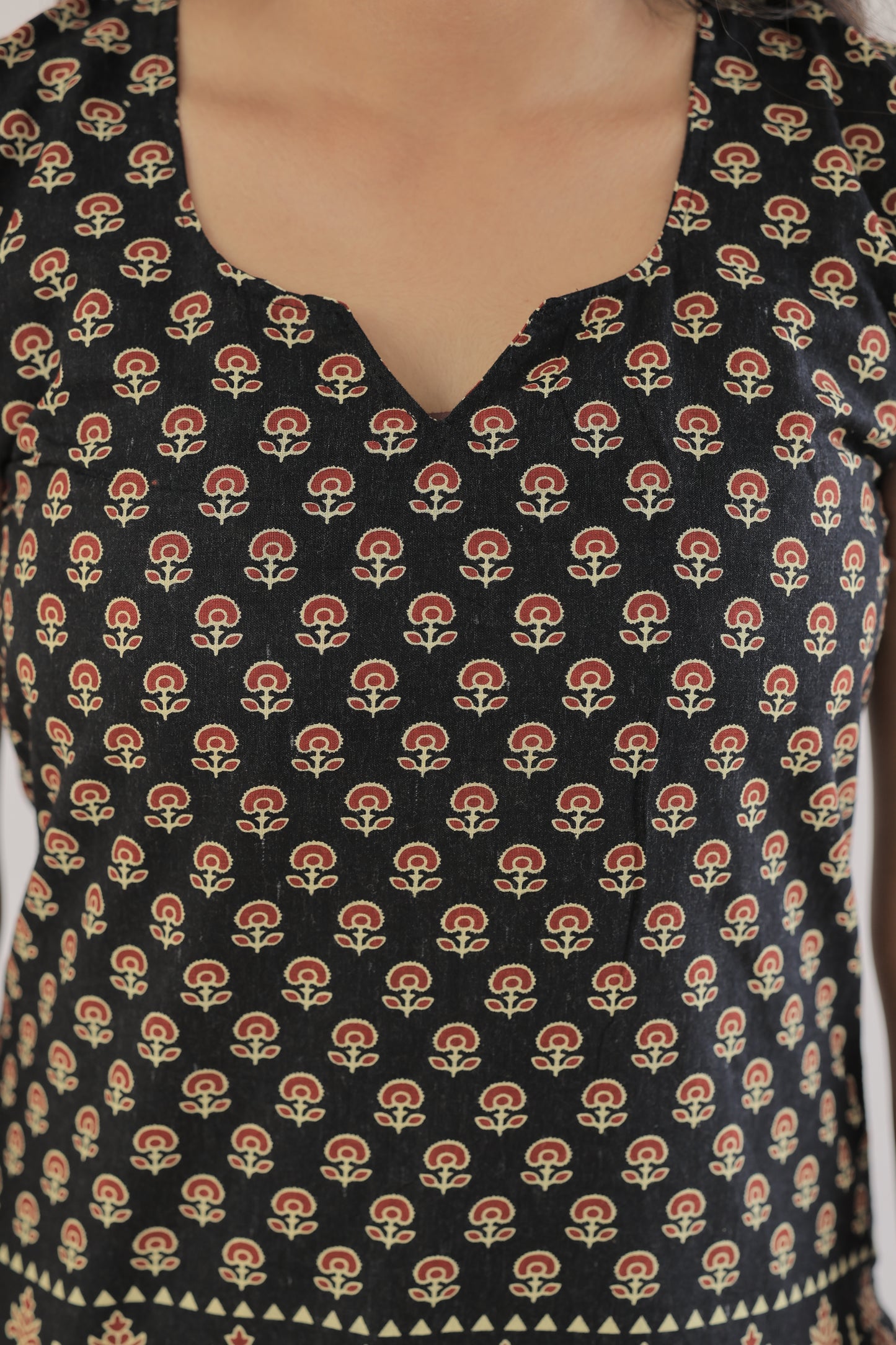 Sleeveless Black Short Kurti